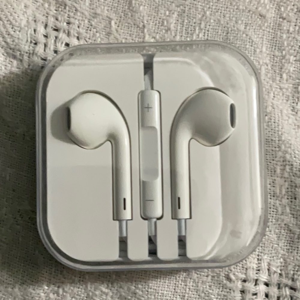 Apple ear buds, New